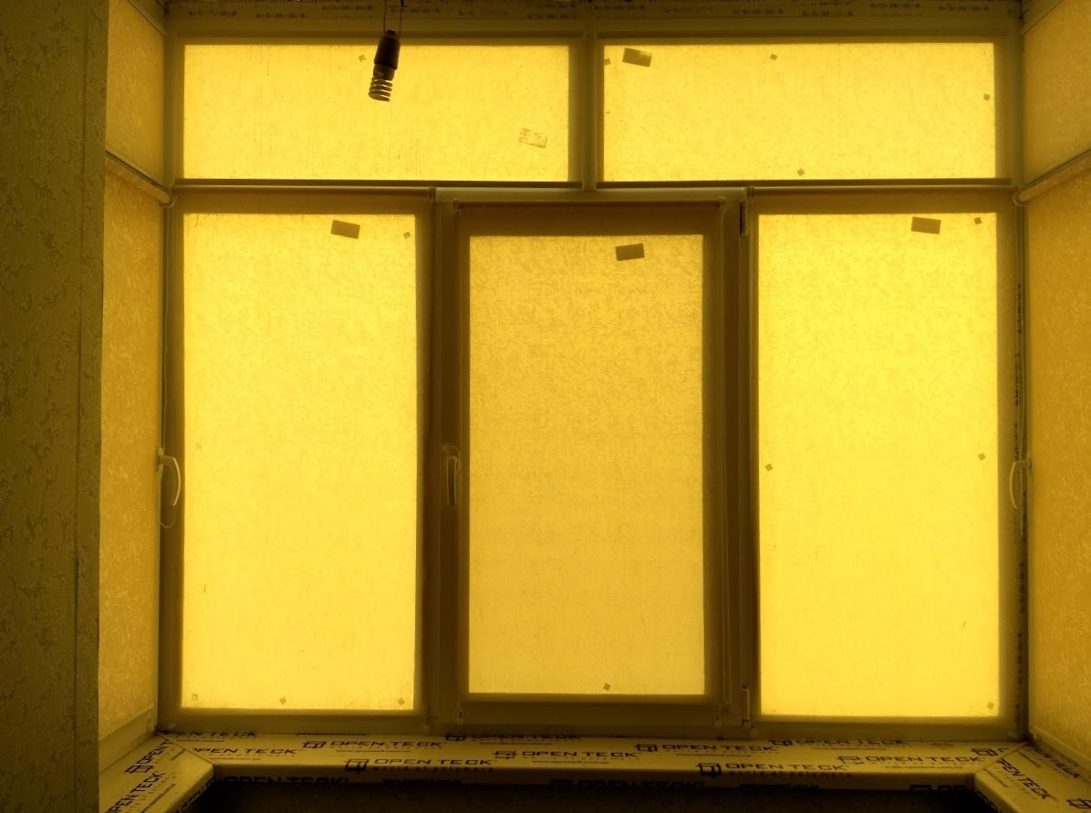 желтые рулонные шторы